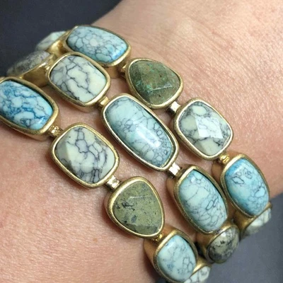 7946 Kenneth Cole pulsera de palanca turquesa sintética martillada tono dorado 7,5"-8" Foto 1 de 2