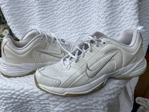 Nike T Lite VIII Weiß Leder Schuhe Sneaker 386508-111 Gr. 9 ELN Selten Getragen - Bild 1 von 5