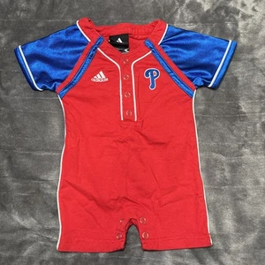 Adidas Kleinkind Philadelphia Phillies Jungen Strampler rot & blau Größe 12 Monate - Bild 1 von 5