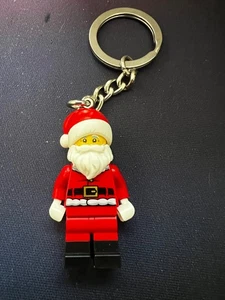 2022 LEGO  SANTA CLAUS Minifigure Keychain / Keyring 854201 / 6395596 - Picture 1 of 3