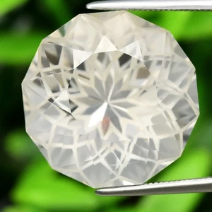 π 18.39ct 16.5x16.5mm VVS Custom Cut Natural White Quartz - Brazil Gemstone - Picture 1 of 4