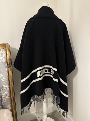 Moncler Cape Donna Nero Prezzo di listino £930