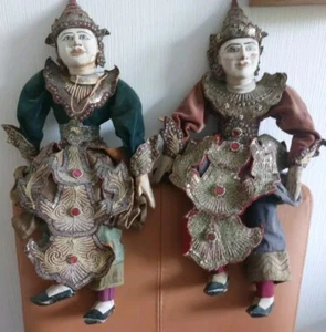  Puppen aus Burma / Myanmar,  2er Set,Holzschnitzerei,  reich bestickt  - Bild 1 von 7