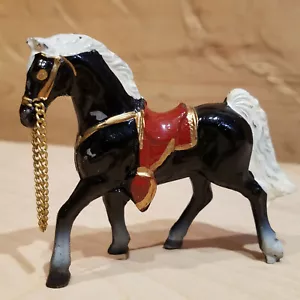 Statuina in metallo sella cavallo pressofuso dipinta nera western 2 3/4" - fienile swanky - Foto 1 di 12