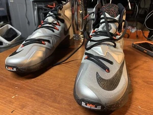 NEW - Nike Lebron XIII Basketball Shoes 807219 003 - Men Size 12 - Picture 1 of 12