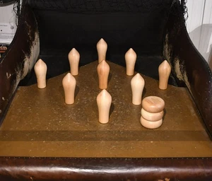 Set of Northamptonshire skittle pins and cheeses (Beech) (UK) - Picture 1 of 3