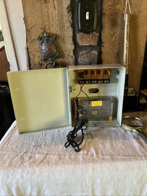 Caja CCTV 9 canales Foto 1 de 4