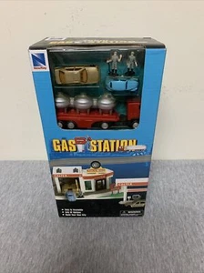New Ray Gas Station NIB Set - Picture 1 of 8