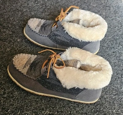 Minnetonka Women's Torrey Laceup Bootie Slipper Shoes•Size 8 - Image 1 of 4