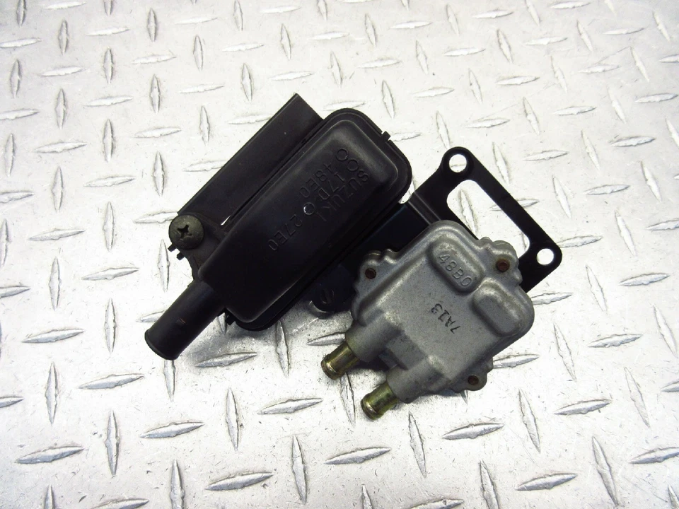 1997 97-00 Suzuki Bandit 1200 GSF1200S OEM Air Valve Assembly Bracket Mount - Image 1 of 4