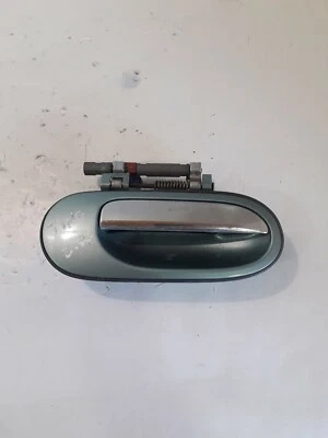 Manija exterior puerta trasera derecha nissan almera tino verde año 2004 Foto 1 de 4