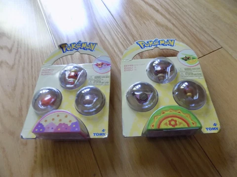 Pokemon Petite Pals Flareon Mini Figure 3-Pack x2 Cover