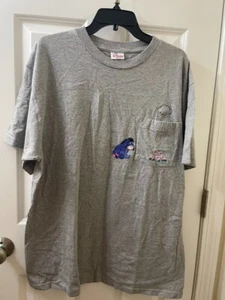 T-shirt vintage Disney Store ricamata Winnie Eeyore FIORI DI PIOGGIA GRIGIO XL - Foto 1 di 5