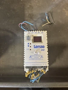 Lenze SMD Wechselrichter 400/480V 0,37KW ESMD371L4TXA GEBRAUCHT - Bild 1 von 3