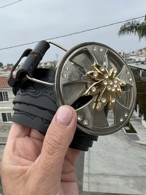 复古 90 年代棕色皮革压花腰带大麻亮片旋转扣 38 西 — 第 1/4 张图片