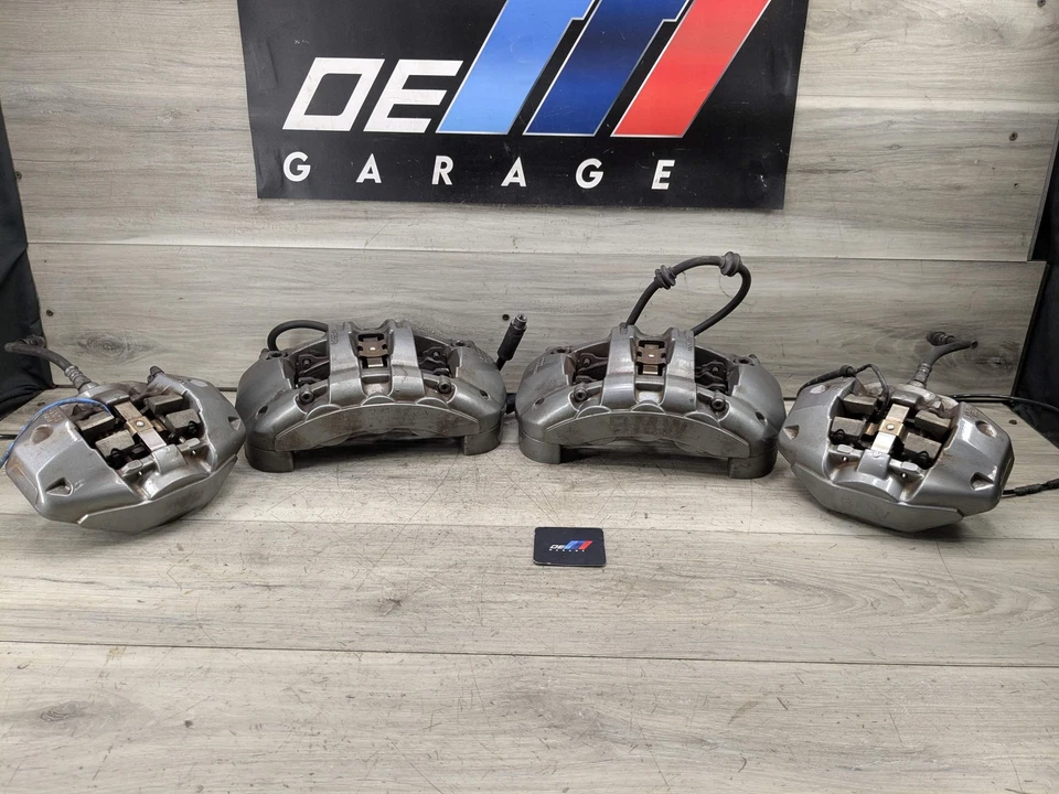 Juego de pinzas de freno delanteras traseras izquierda derecha OEM BMW E82 E88 135 M-SPORT BREMBO Foto 1 de 4