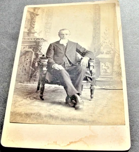 Victorian 1890’s- Sitting Handsome Man Long Beard - Cabinet Card Photo.  - Picture 1 of 2