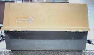 Vintage Plano 8108 große Tackle Box Verriegelungsdeckel in sehr gutem Zustand KOSTENLOSER VERSAND - Bild 1 von 24