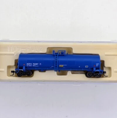 Atlas 30782 N Scale 23500 Gallon Tank Car - Union Carbide - Image 1 of 2