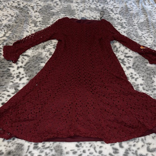 VETEMENTS Abito Rabbit Designs rosso bordeaux maniche a campana vestibilità e svasate foderate di classe!