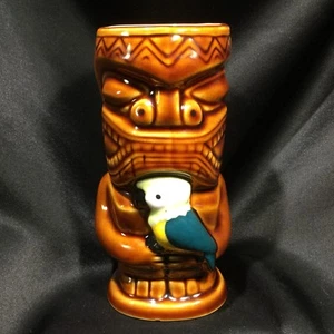 "Taza Earls Tiki Dave Squid Cohen 2015 loro verde - defecto menor - 6 1/4""" - Imagen 1 de 9