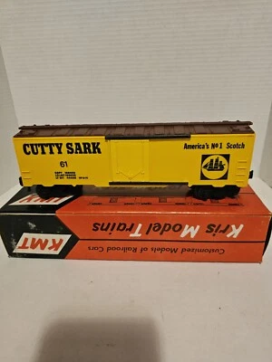 KMT, KRIS MODEL TRAINS O CUTTY SHARK SCOTCH REEFER CAR WITH BOX  - Image 1 of 4