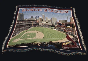 DE COLECCIÓN MLB Cardenales de San Luis Béisbol Busch Estadio Manta Borlas Usado en Excelente Condición - Imagen 1 de 11
