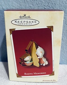 Hallmark Keepsake Ornament Baking Memories Cookie Cutter Kitty Cats 2002 NEW - Picture 1 of 3