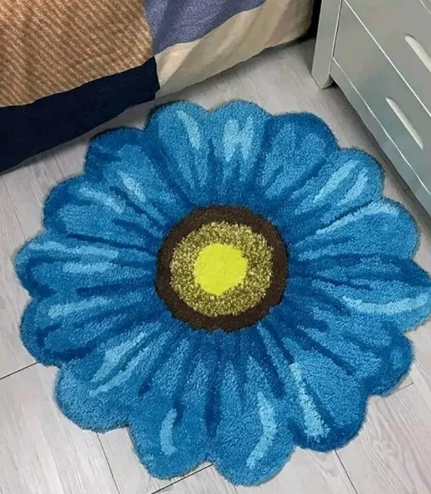 Alfombra alta Trippy cara sonriente hecha a mano acolchada | girasol azul | mate de los años 70 Foto 1 de 1