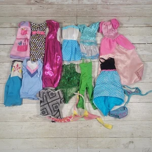 Konvolut Barbie Kleidung #1 Kostenloser Versand - Bild 1 von 4