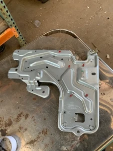 2013-2016 LINCOLN MKZ AM FM RADIO RECEIVER TUNER PLAYER BRACKET HOLDER TRAY OEM - Picture 1 of 3