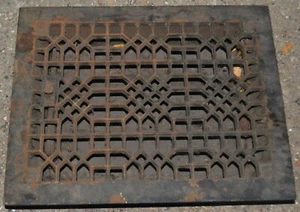 Vintage Register Grate Cover Ornate Cast Iron - Picture 1 of 9