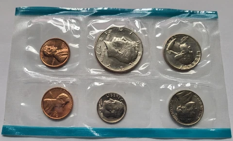 1972 P, D U.S. MINT UNCIRCULATED SPECIAL MINT COIN SET. ORIGINAL PACKAGE Cover