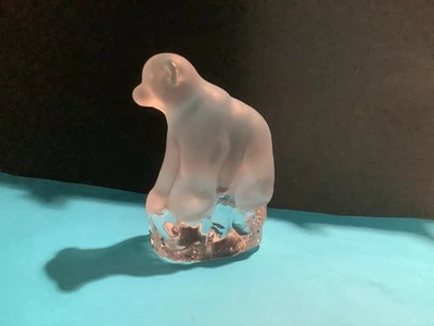 Crystal Art Glass Polar Bear Paperweight Figurine 4.25 “/ 10cm  - image 1 of 4