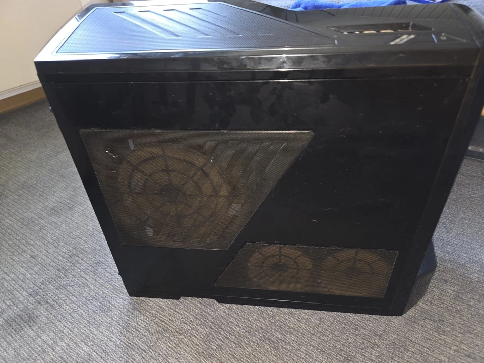 NZXT Phantom Big Tower Schwarz PC Gaming Computer - Bild 1 von 4