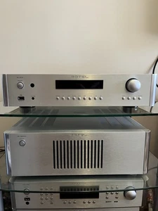 Rotel RC-1572 Stereo Preamplifier - Audiophile Components - Silver - Picture 1 of 12
