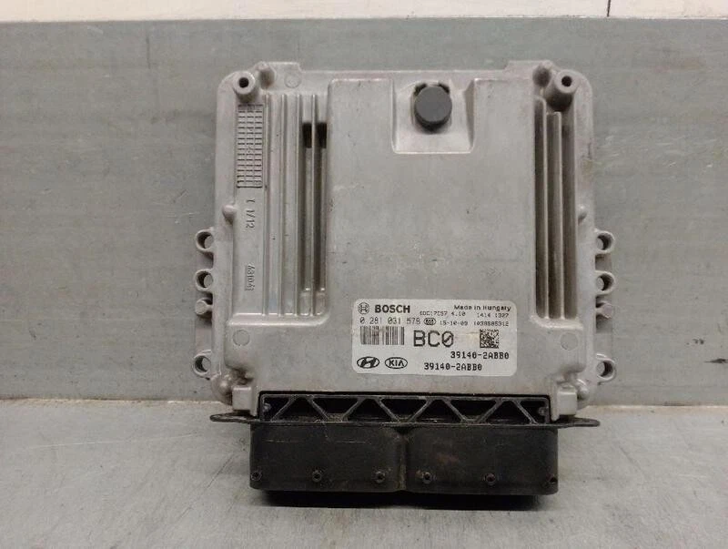 391402ABB0 centralina motore per HYUNDAI I30 (GD) 1.6 CRDI 2011 5560508 - Immagine 1 di 4