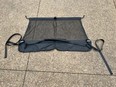 Red de seguridad para perros de carga OEM Volvo XC90 2017 a 2025 P/N 32333530 Foto 1 de 3