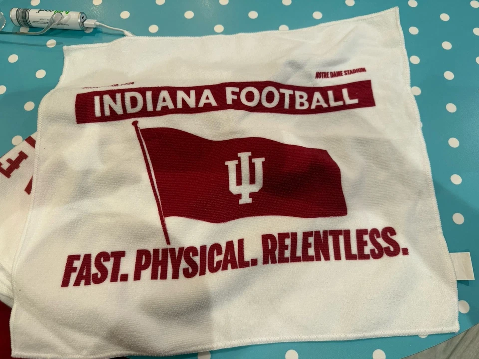 Toalla de playoffs de fútbol americano universitario de Indiana RARA 2024 toalla de rally Foto 1 de 1