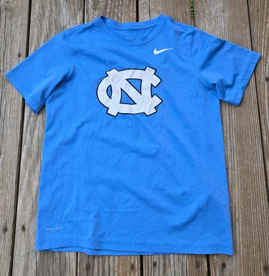 Camiseta North Carolina Tar Heels Nike Juvenil Grande Logo Legend Performance YL Foto 1 de 3