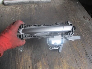 MERCEDES BENZ C CLASS 2014 NSF PASSENGER SIDE FRONT DOOR HANDLE 617107600D - Picture 1 of 4