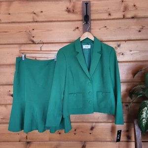 Chaqueta Le Suit Nueva Con Etiquetas Crepé 3 Botones y Falda Volantes Verde Verde Trabajo Oficina Talla 10 - Imagen 1 de 9