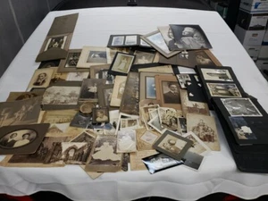 Lot of Photos & Old Pictures And Some Postcards People Family Portrait - Picture 1 of 9