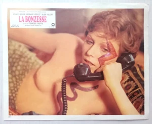 Photo d'exploitation (Lobby card) La Bonzesse (1974) - Sylvie MATTON / JOUFFA - Picture 1 of 1