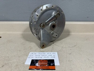 Yamaha DT-1 1970 250cc OEM buje de rueda trasera con placa de respaldo de freno buen estado Foto 1 de 4