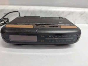 Vintage GPX Digital Alarm Clock Radio AM-FM Gran Prix Model D600 Gran Prix - Picture 1 of 19