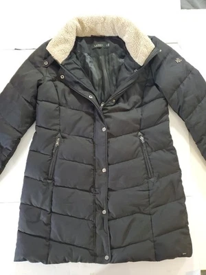 Abrigo acolchado Ralph Lauren para mujer negro con cuello Sherpa tostado P/Lg Foto 1 de 4