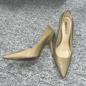 Charles David Beige Patent Leather Heels Size 7.5 M - Picture 1 of 11