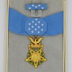 US Medal of  Army ww12 order badge made in usa case Orden honor Replica