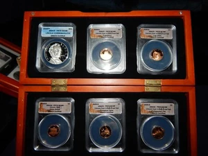 Lincoln 2009 Commemorative Silver Dollar, Cents 4, Lincoln Shield Cent 2010  - Picture 1 of 4